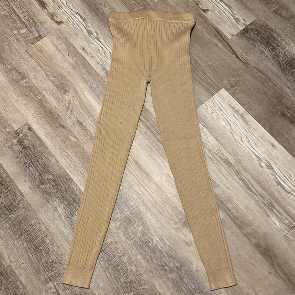 #4. Daisy Knit Ribbed Legging